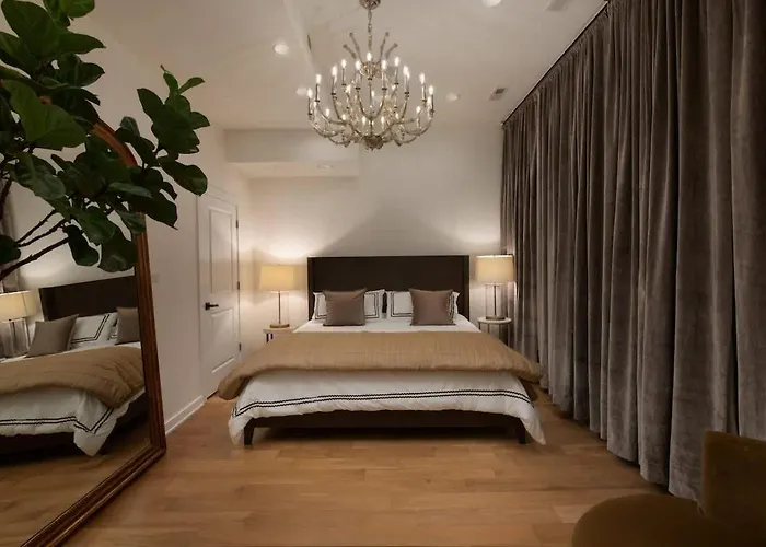 Luxury Gold Coast Penthouse With Deck & Views Ferienhaus