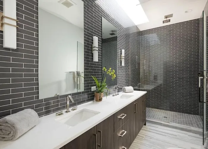 Luxury Gold Coast Penthouse With Deck & Views * Chicago