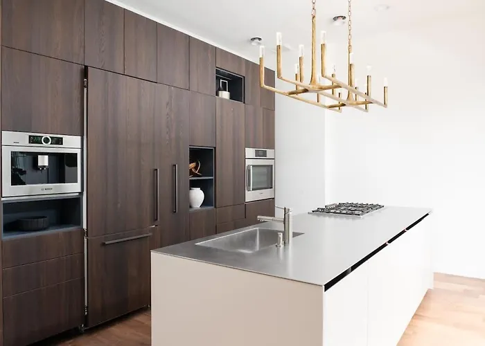Luxury Gold Coast Penthouse With Deck & Views Ferienhaus *