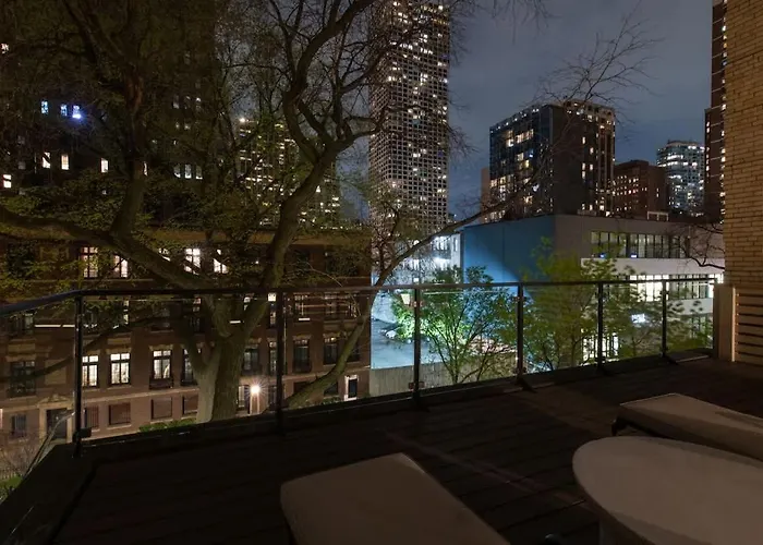 Luxury Gold Coast Penthouse With Deck & Views Ferienhaus *
