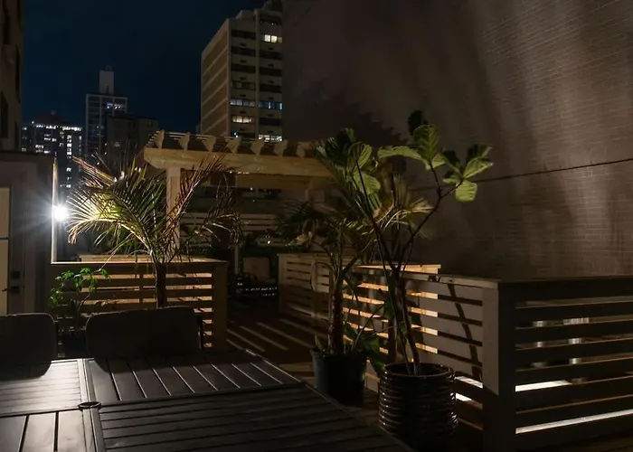 Ferienhaus Luxury Gold Coast Penthouse With Deck & Views Chicago