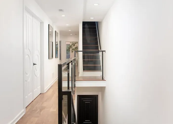Luxury Gold Coast Penthouse With Deck & Views Ferienhaus Chicago