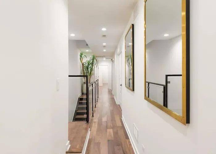 Luxury Gold Coast Penthouse With Deck & Views Ferienhaus Chicago